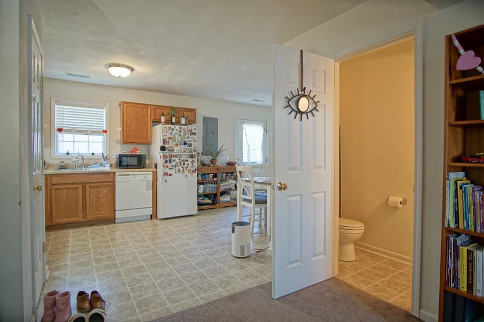 100 Salem Lane, photo 8 of 37