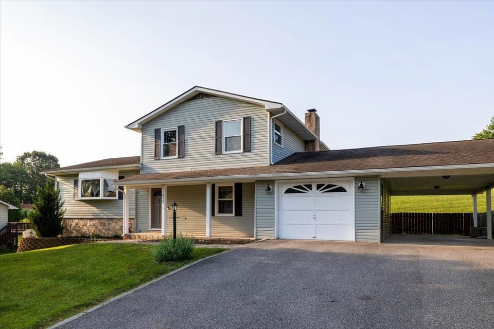 870 Cambria Street NW, photo 2 of 40