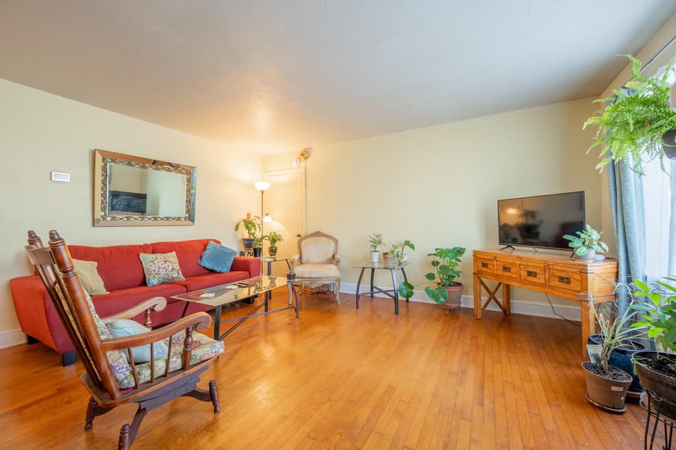 810 College St NW, photo 7 of 38