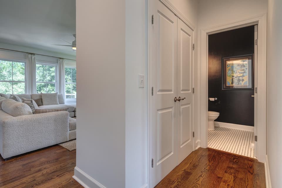 850 Jefferson Circle, photo 14 of 40