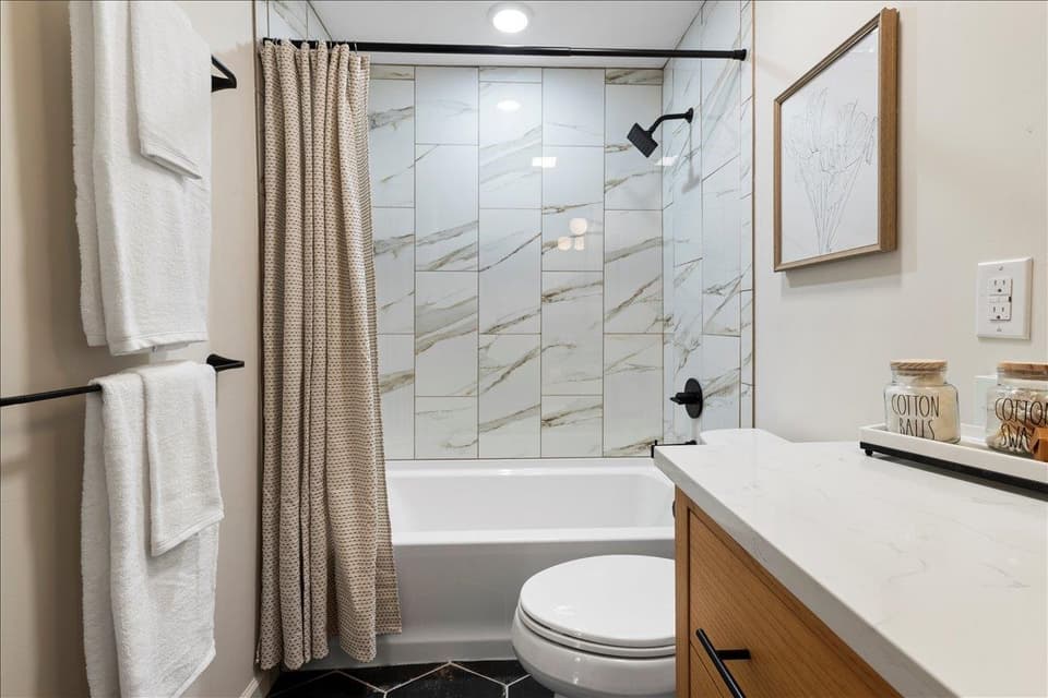 490 Sunnyside Lane NE, photo 21 of 39