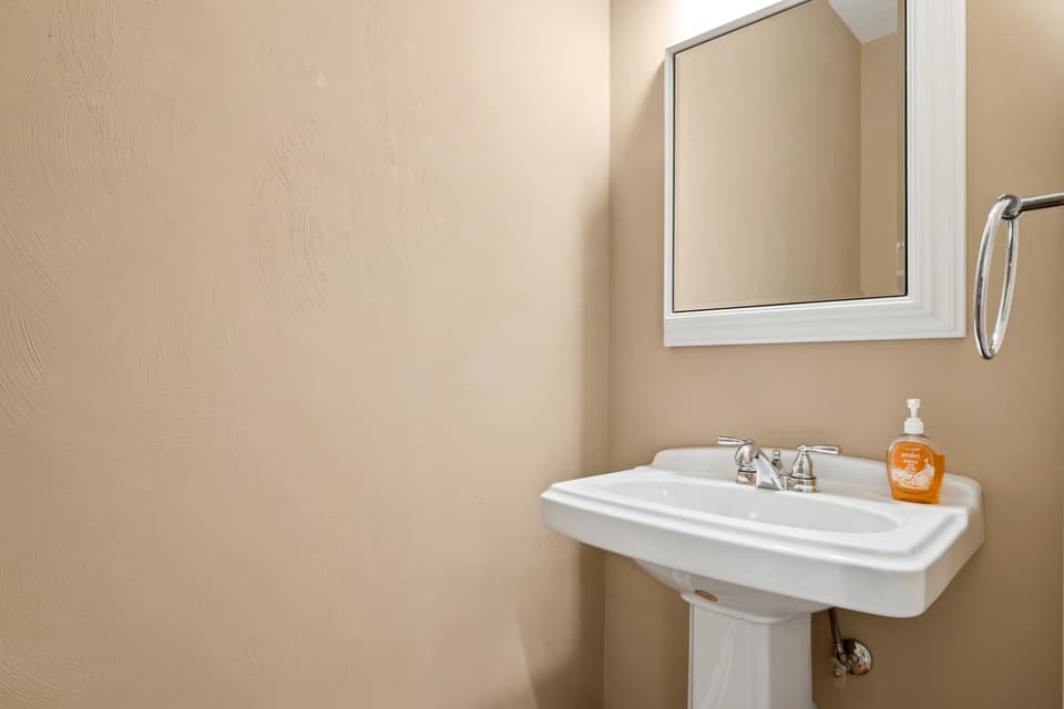 925 Brooklyn Avenue, photo 17 of 40
