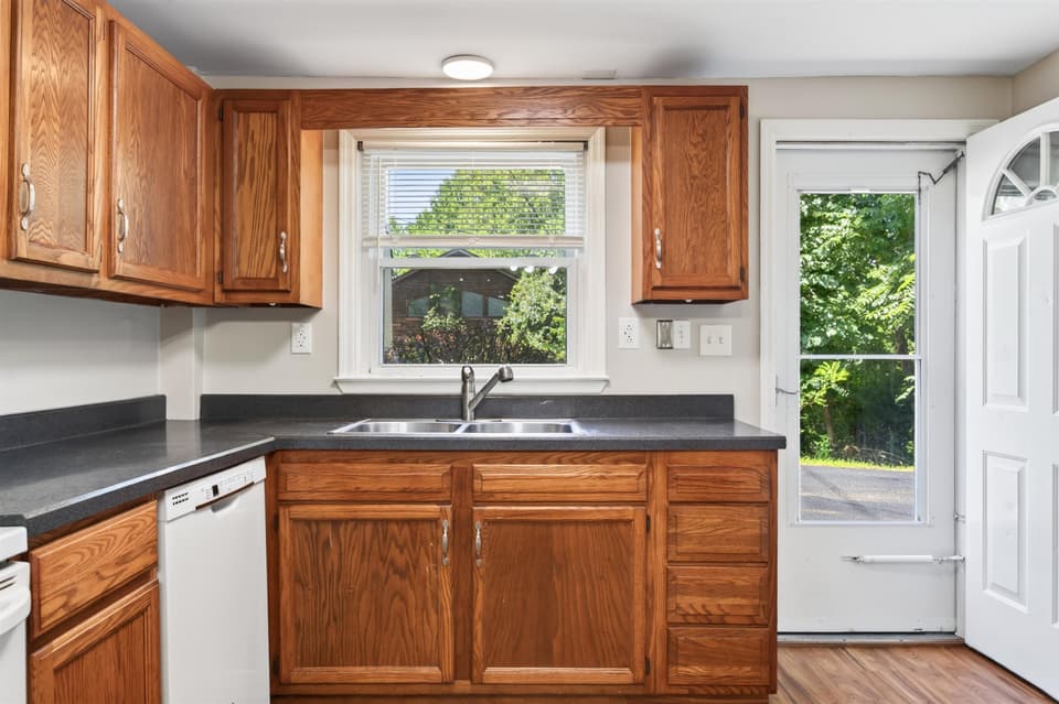 1548 Gallimore Street, photo 11 of 40
