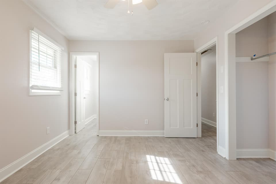 230 Montgomery Street NE, photo 34 of 40