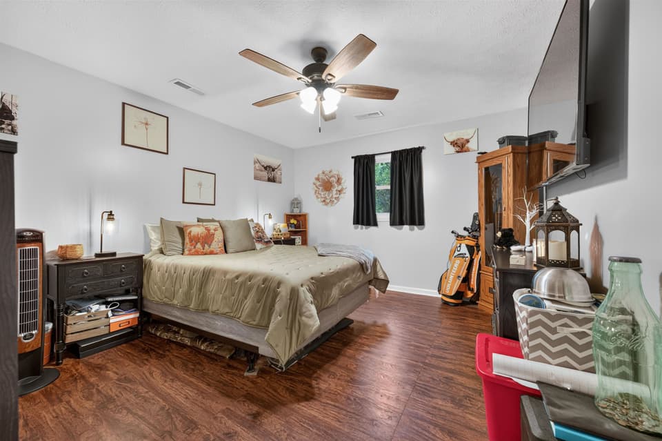 189 Pine Hollow Road, photo 16 of 40