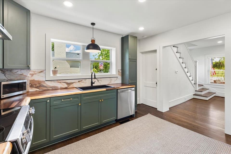612 E Main Street, photo 16 of 40