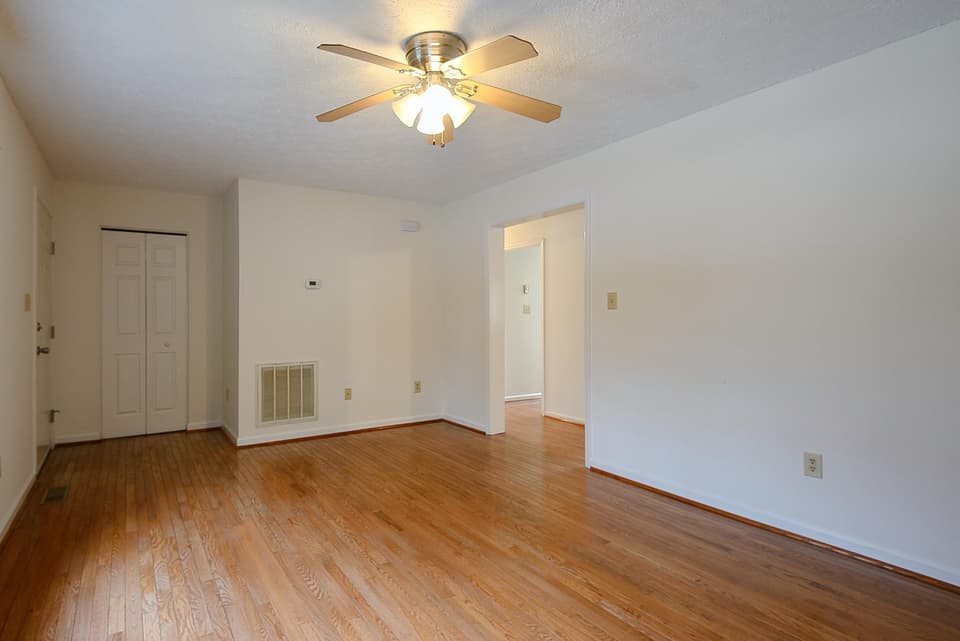 355 Overland Drive, photo 8 of 29
