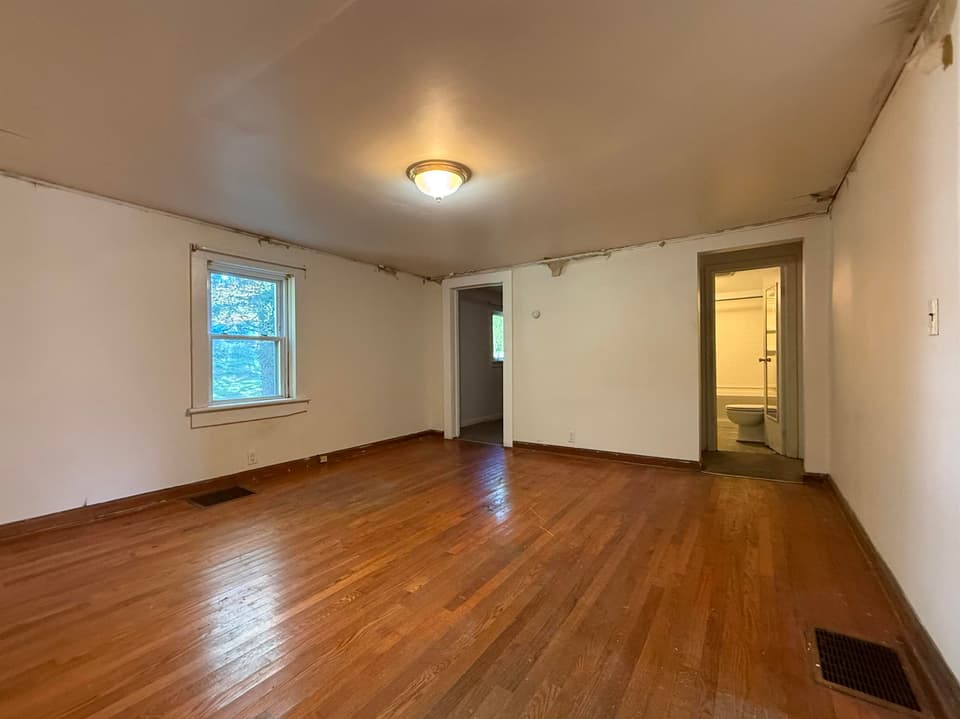 945 Montgomery Street, photo 22 of 31
