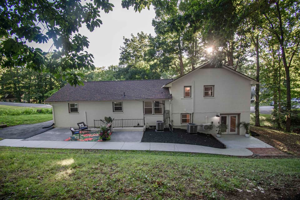 300 Arrowhead Trail, photo 5 of 39