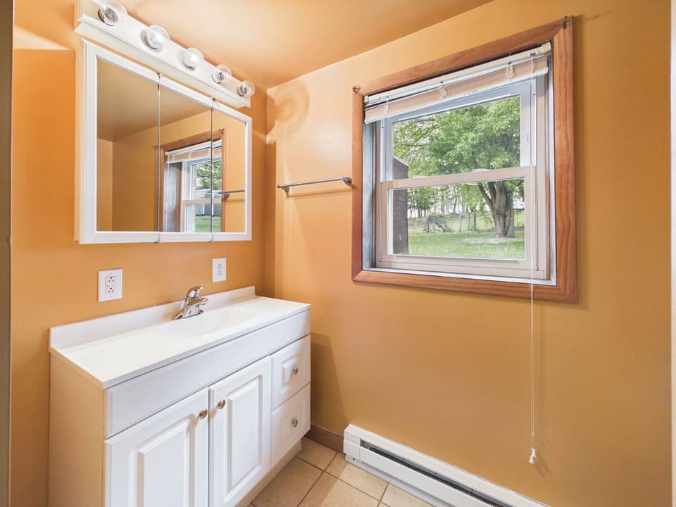 405 Maple Drive SE, photo 26 of 37