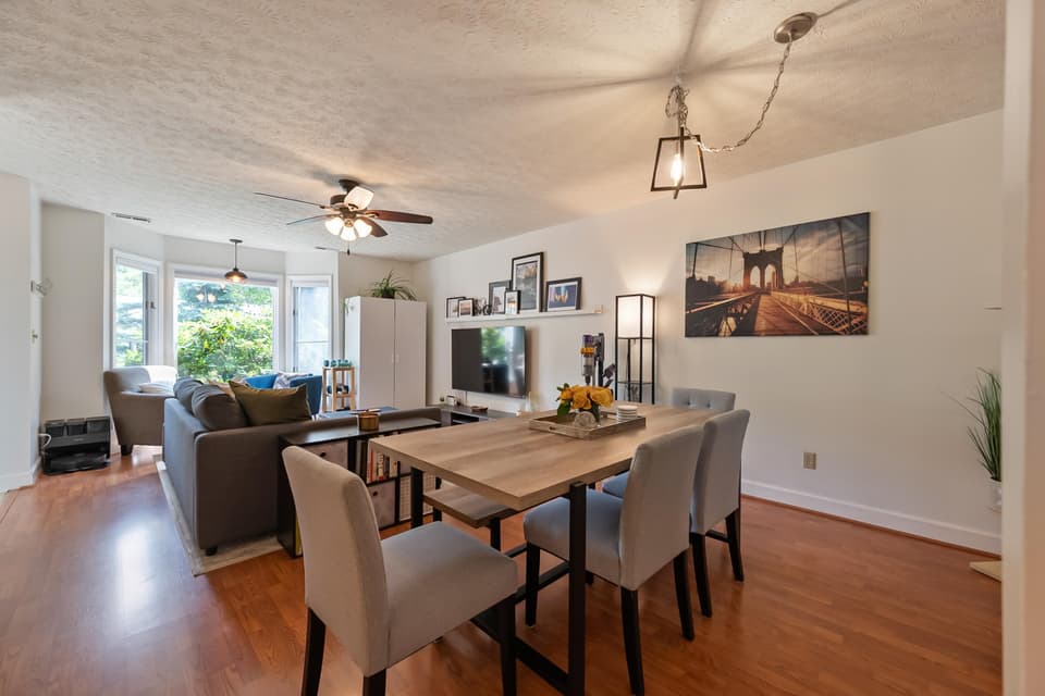 705 Colhoun Street NE, photo 14 of 40