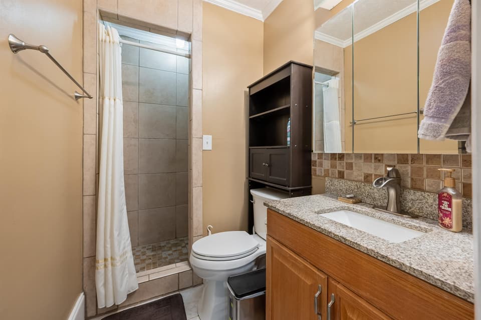 1380 Dow Street, photo 19 of 40