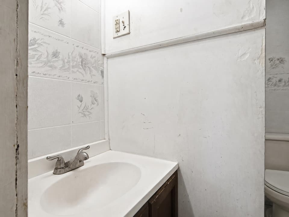 106 Roanoke Street, photo 17 of 24