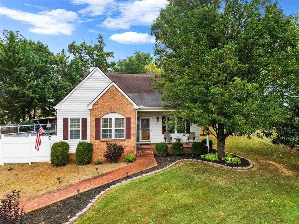 200 Robert Street, Christiansburg, photo 2