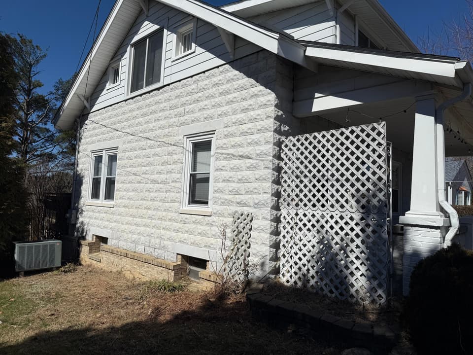 612 E Main St 1, photo 3 of 37