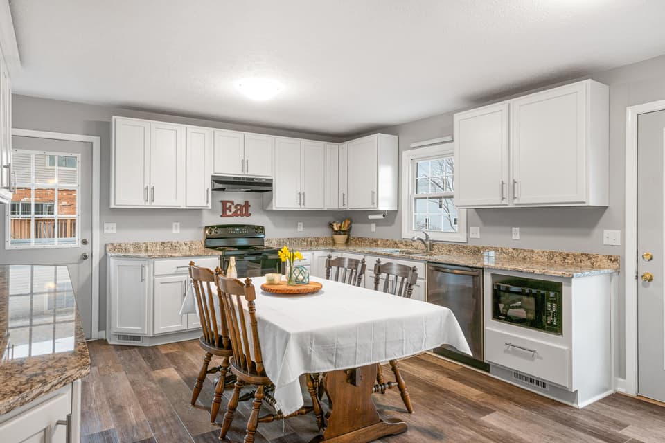 145 Windmill Ridge Road E, photo 5 of 40