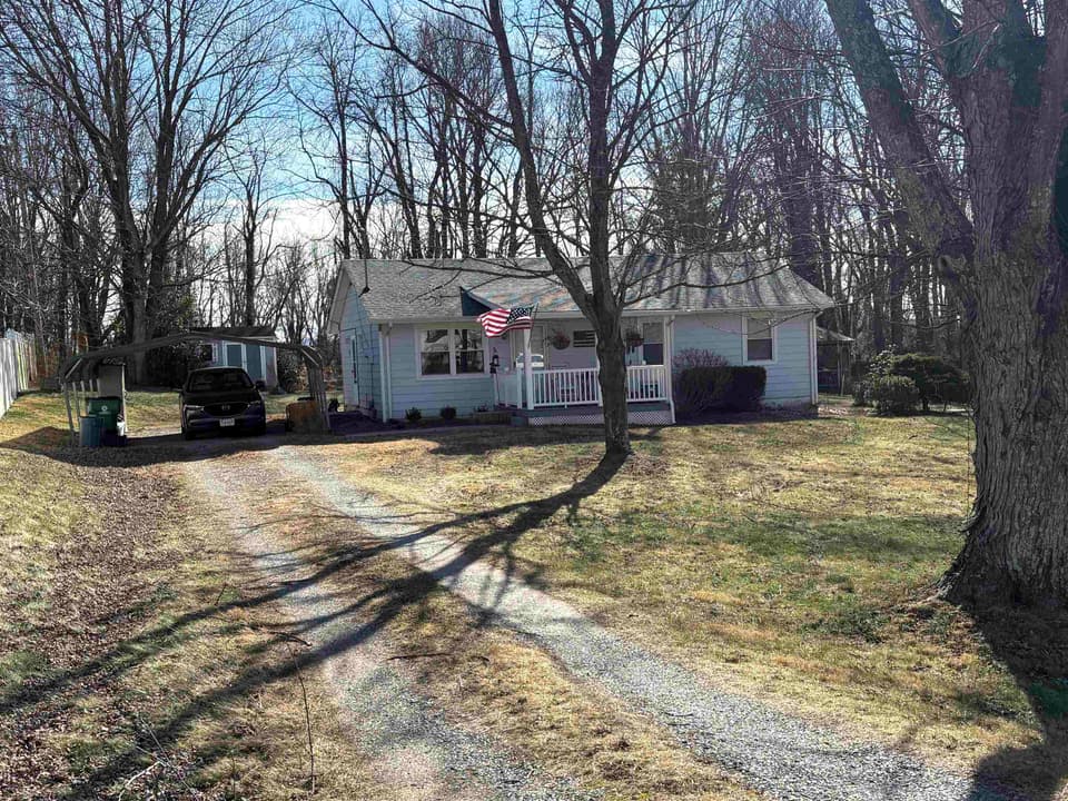 2223 Viewland Circle, photo 2 of 3