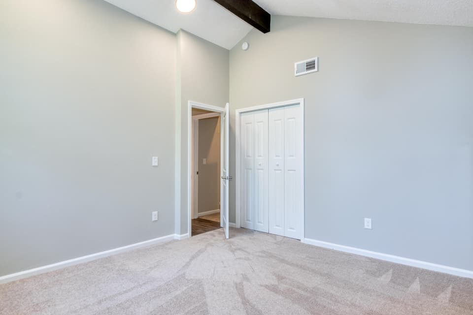 360 Tomahawk Drive, photo 26 of 32