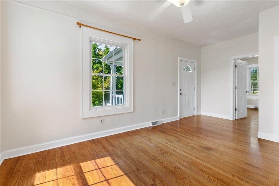760 Church Street, photo 7 of 40