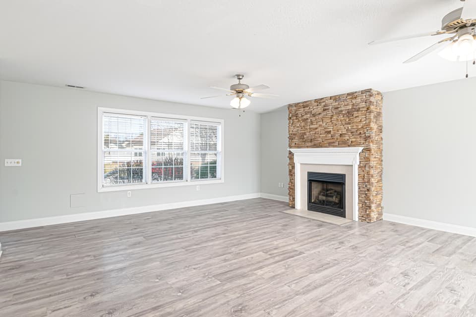1730 Lions Drive, photo 13 of 40
