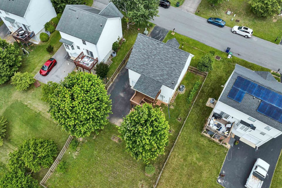 135 Wistaria Drive, photo 4 of 40