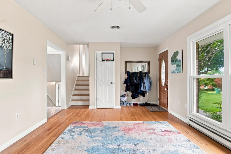 325 Cheverly Drive, photo 12 of 40