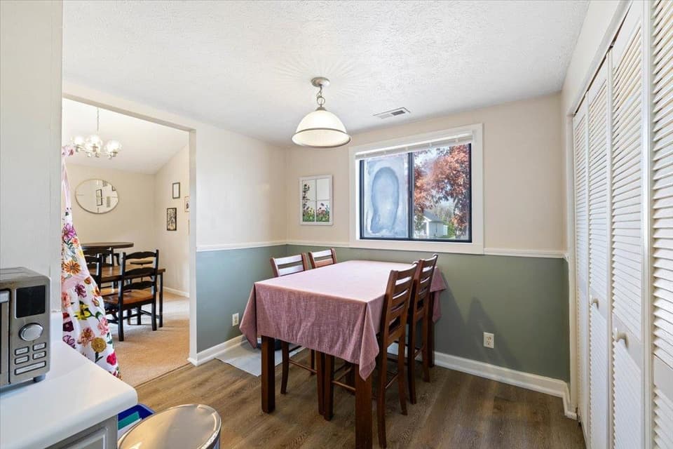 625 Curtis Drive, photo 8 of 32