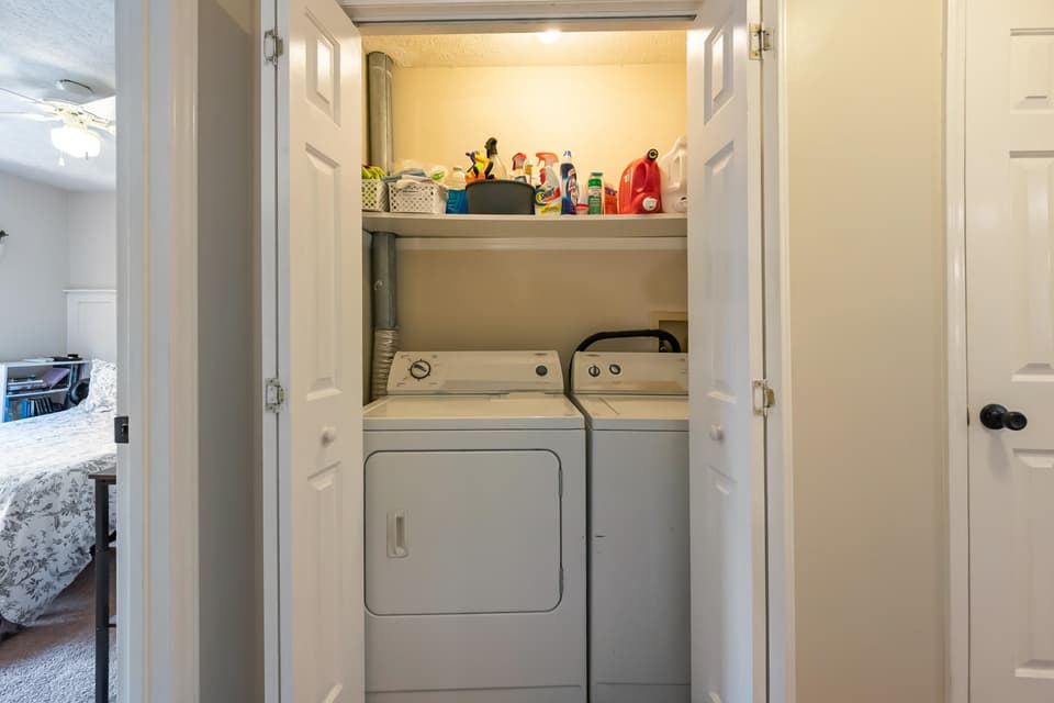 705 Colhoun Street NE, photo 37 of 40