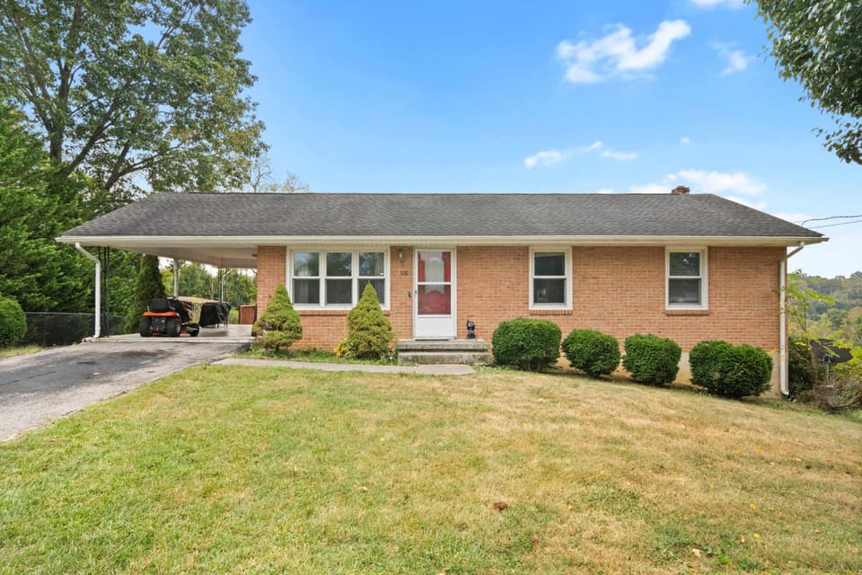 326 Rolling Hills Drive, Christiansburg, VA