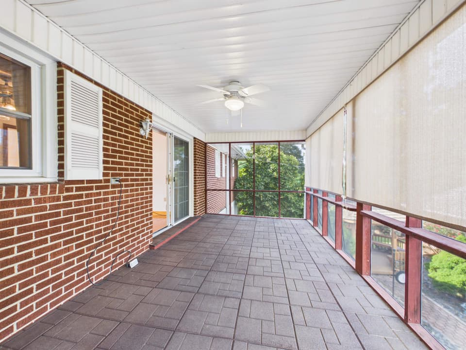 240 Walnut Drive, photo 13 of 40
