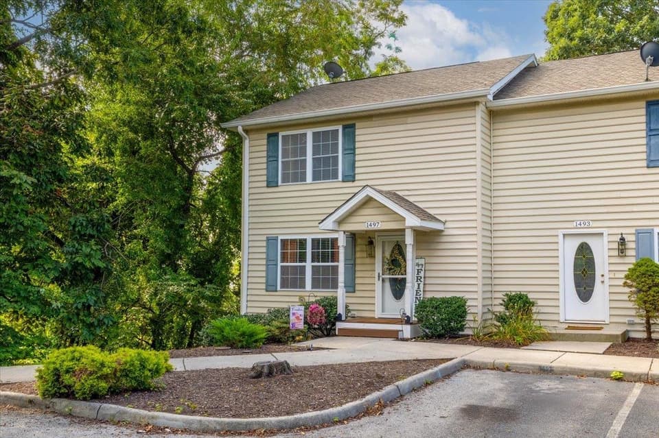 1497 Scott Street, photo 4 of 35
