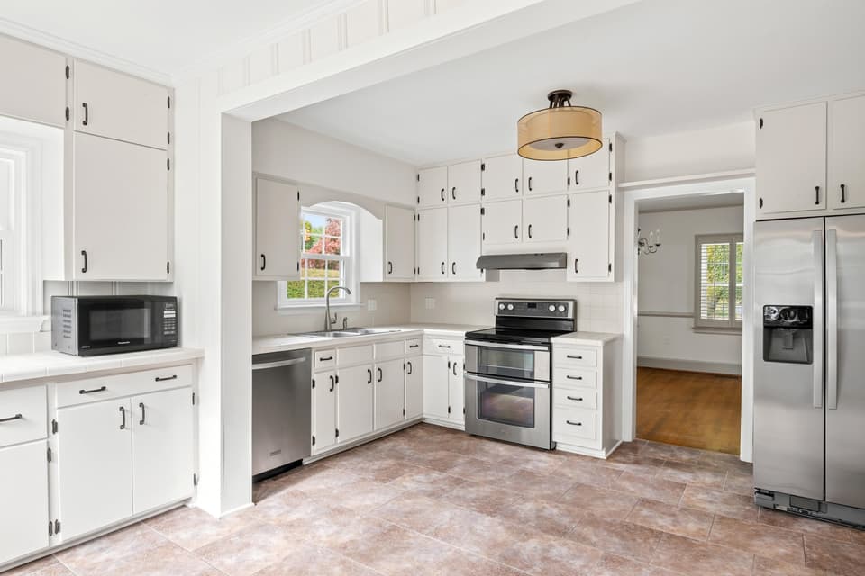 660 W Main Street, photo 29 of 40