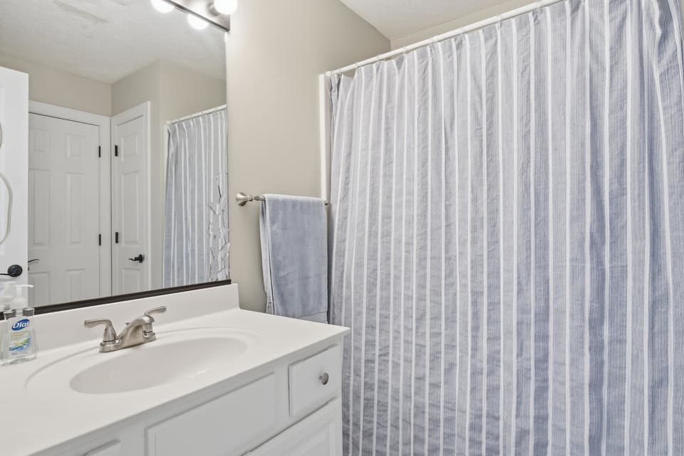 310 Pin Oak Drive, photo 29 of 40