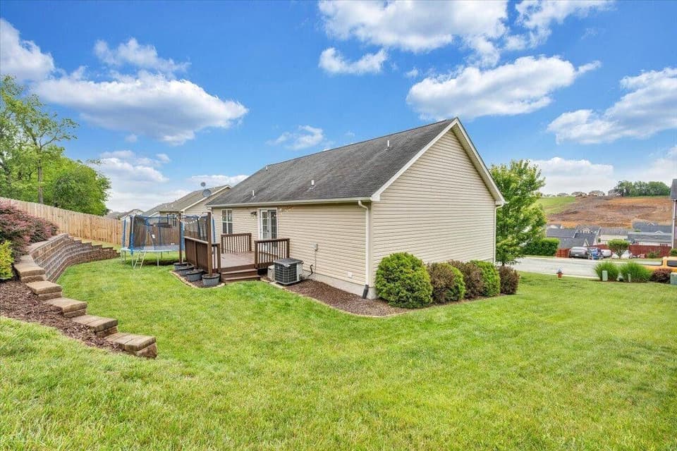 590 Keystone Drive, photo 33 of 37