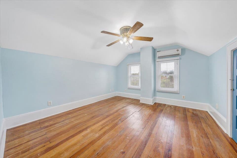855 E Main St, photo 22 of 34