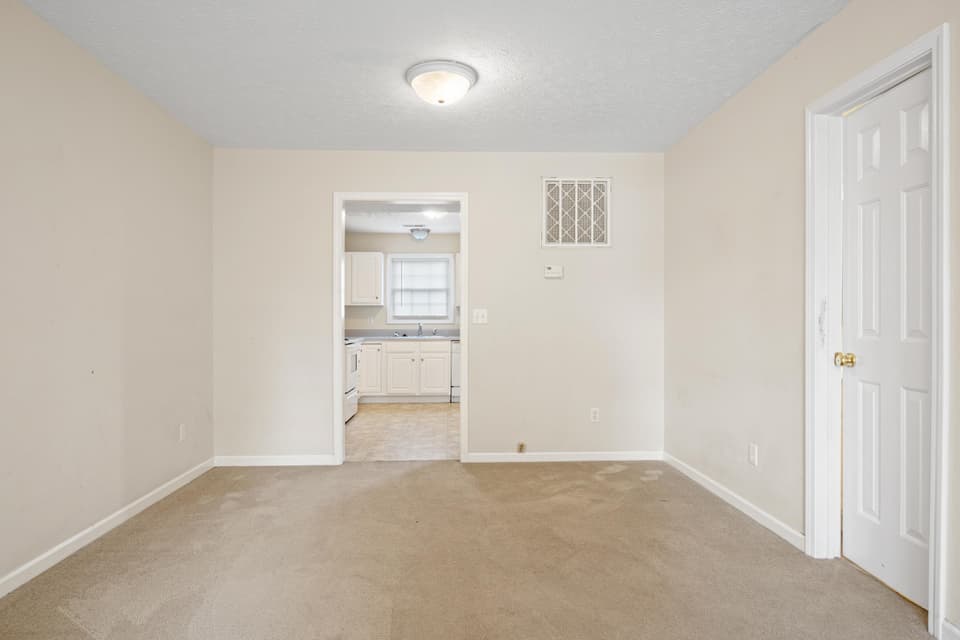 400 Wimmer Street, photo 9 of 33