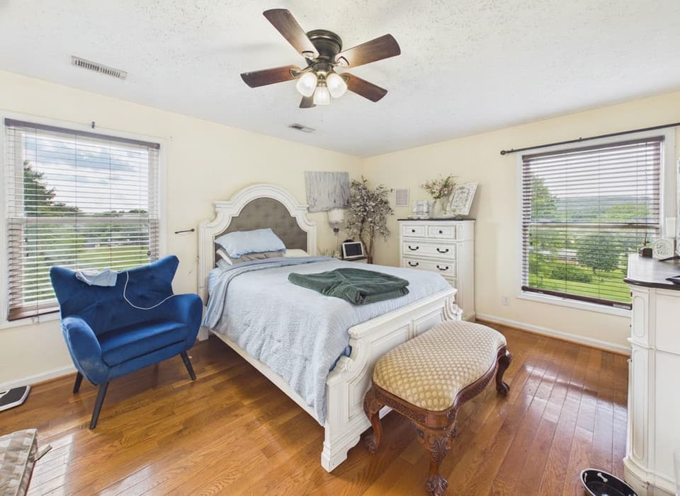 209 Rolling Hills Drive, photo 30 of 40