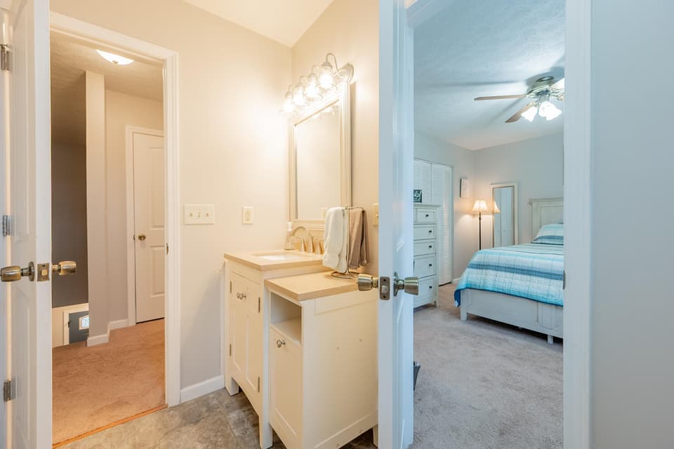 315 Cherokee Drive Unit A, photo 22 of 40