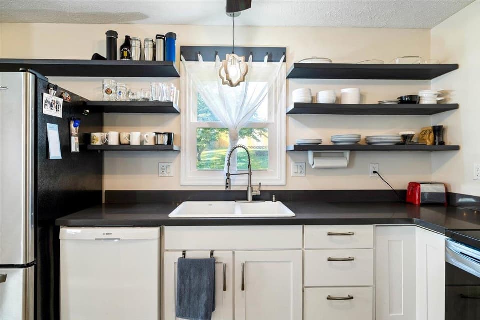 870 Cambria Street NW, photo 10 of 40