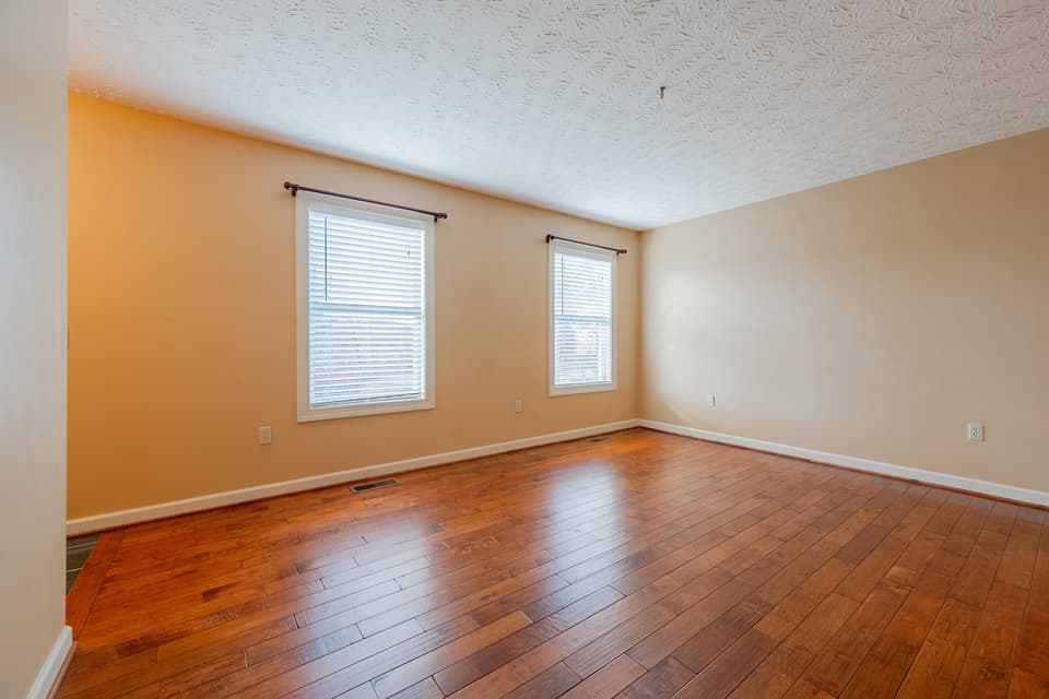 915 George Edward Viaduct, photo 7 of 40