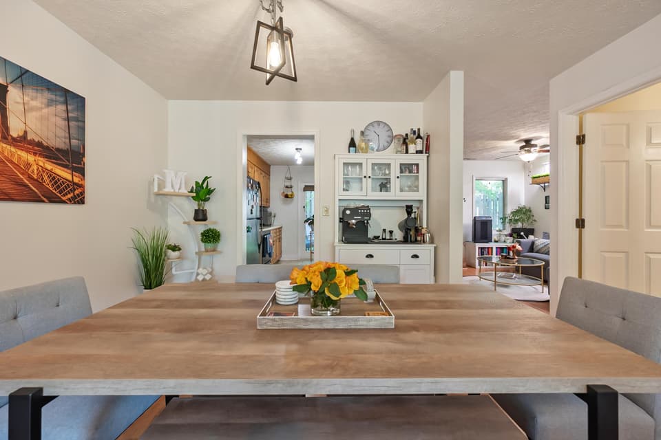 705 Colhoun Street NE, photo 15 of 40