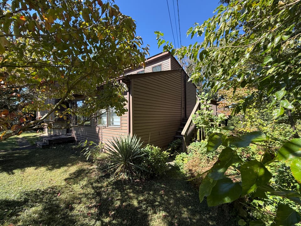1100 Scott St, photo 9 of 28