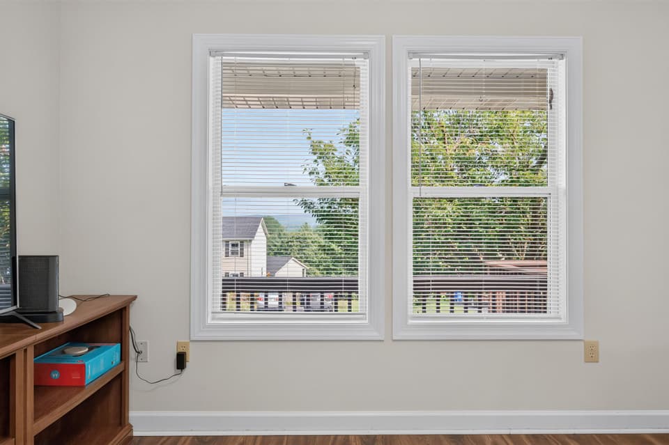 650 Kamran Drive, photo 7 of 40