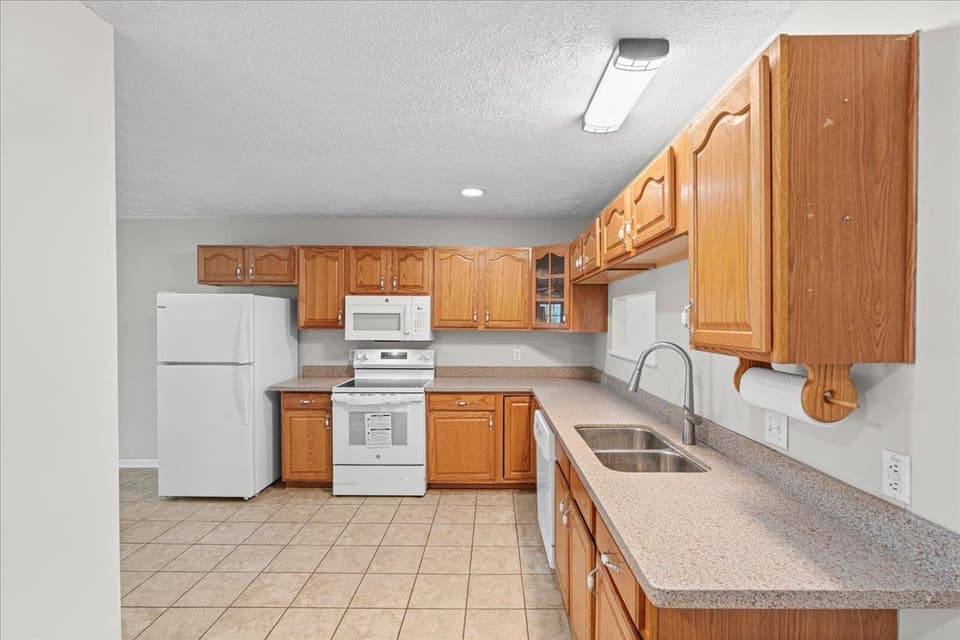 125 SE Jennifer Street, photo 6 of 27