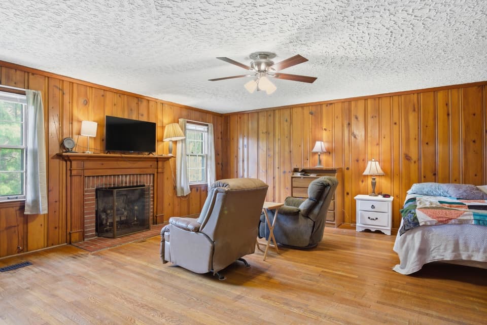 705 W Main Street, photo 17 of 40