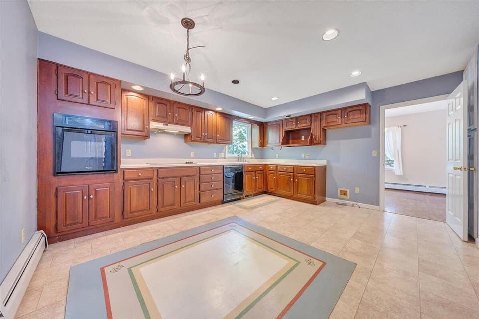 765 W Main Street, photo 14 of 40