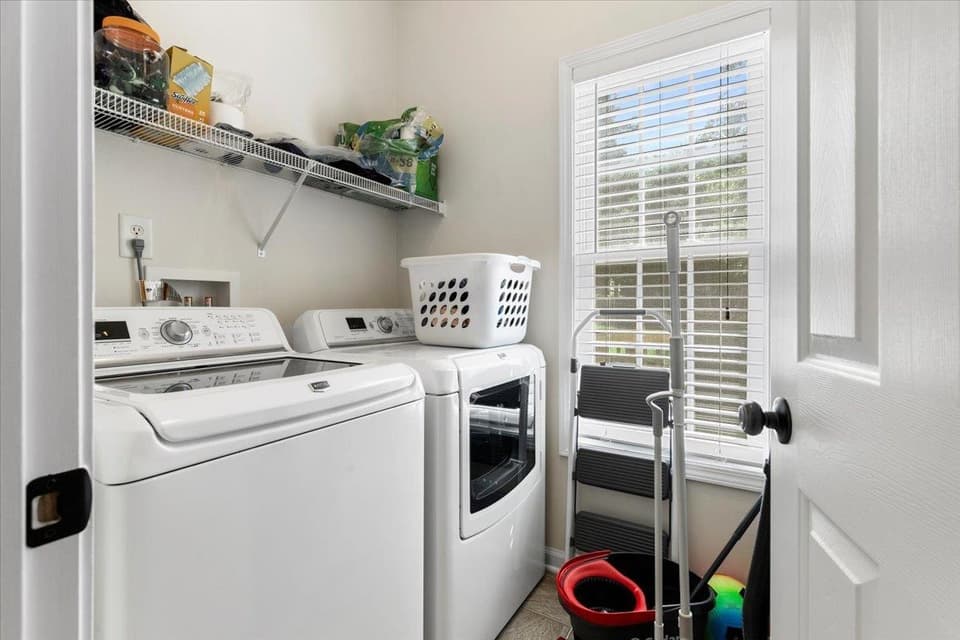 921 Crosscreek Drive, photo 21 of 40
