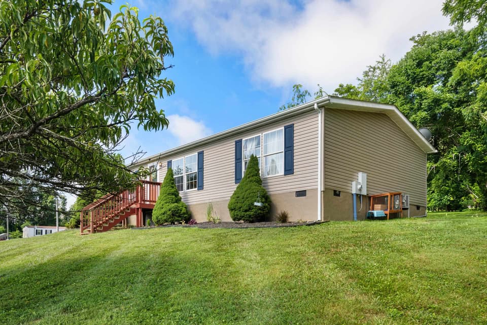 678 Peachtree Hill, photo 5 of 40