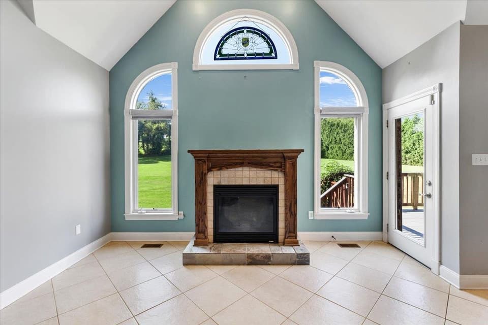 2251 Lake Vista Drive, photo 15 of 40