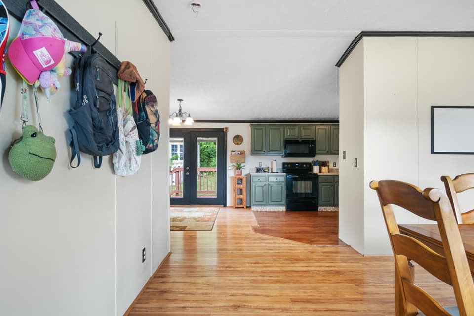 678 Peachtree Hill, photo 16 of 40